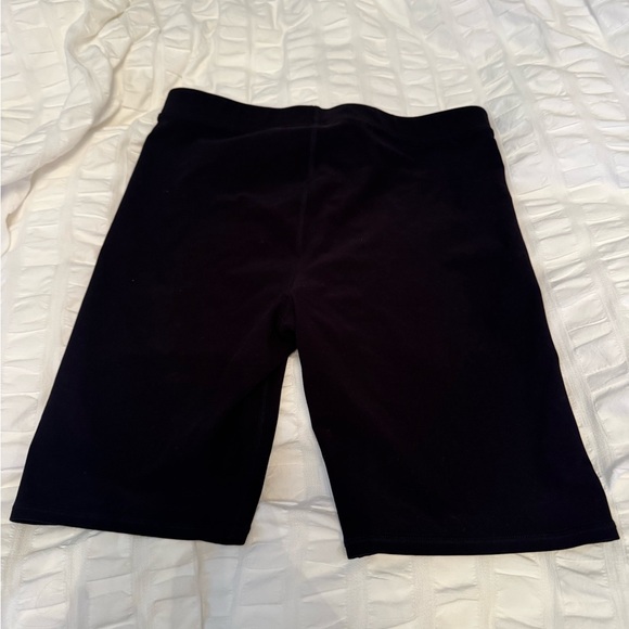 ALO Yoga Black Women's Shorts - Picture 2 of 2